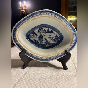 Early 19th century Chinese Export porcelian Blue Canton vegetable bowl.